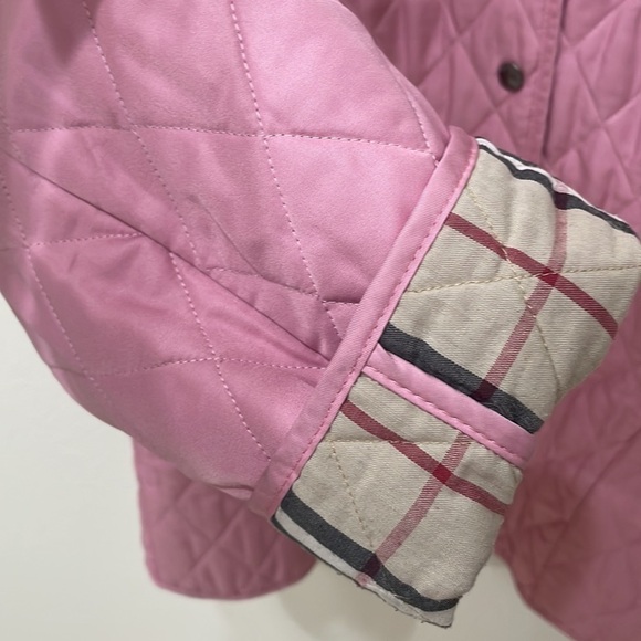 ⭐️Burberry Pink Quilted Jacket—GREAT! Burberry Plaid Inside—Preppy! Excl. Cond! - Picture 3 of 15